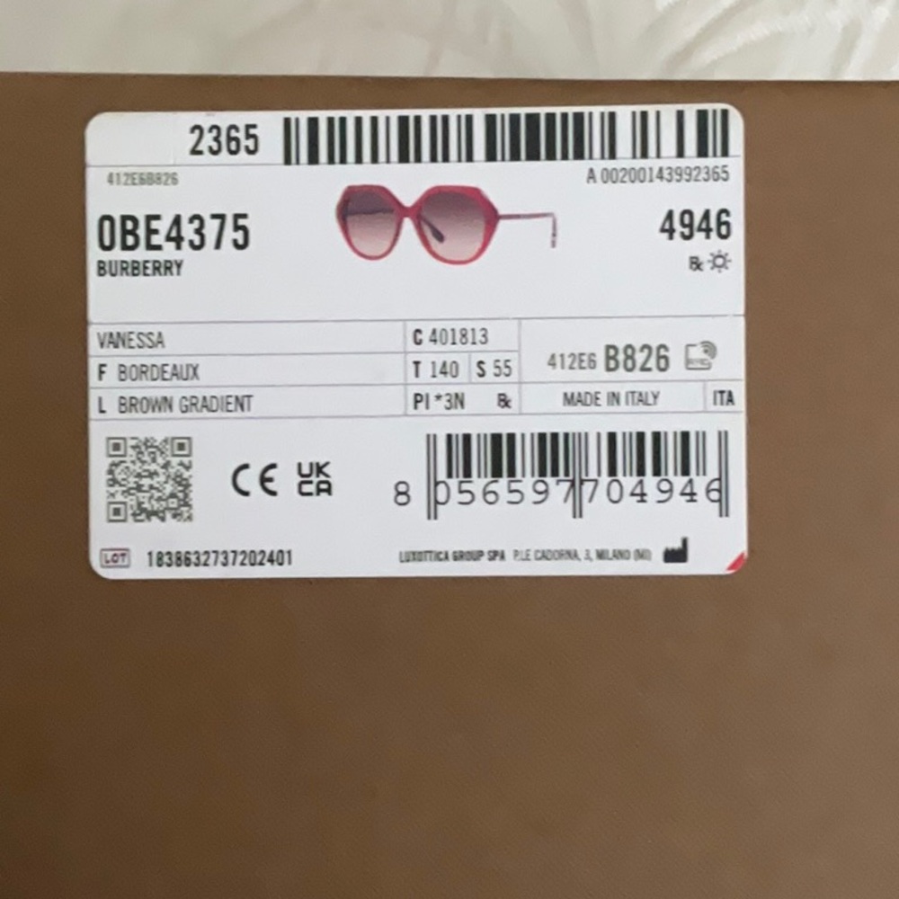 Burberry Sunnies - Picture 4 of 4